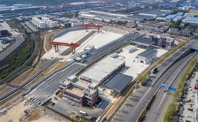 贵州首个铁路口岸——贵阳改貌铁路口岸