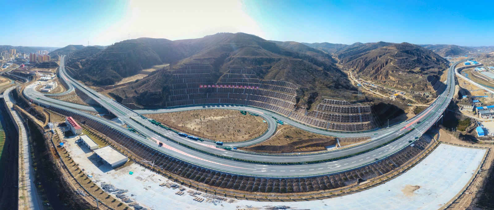 陕西省绥德至延川高速公路