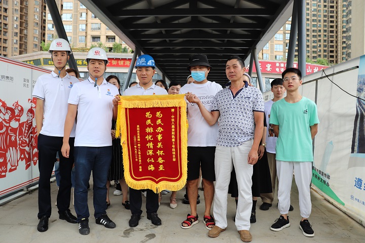 我为群众办实事：过街天桥再延伸 解开群众“心疙瘩”