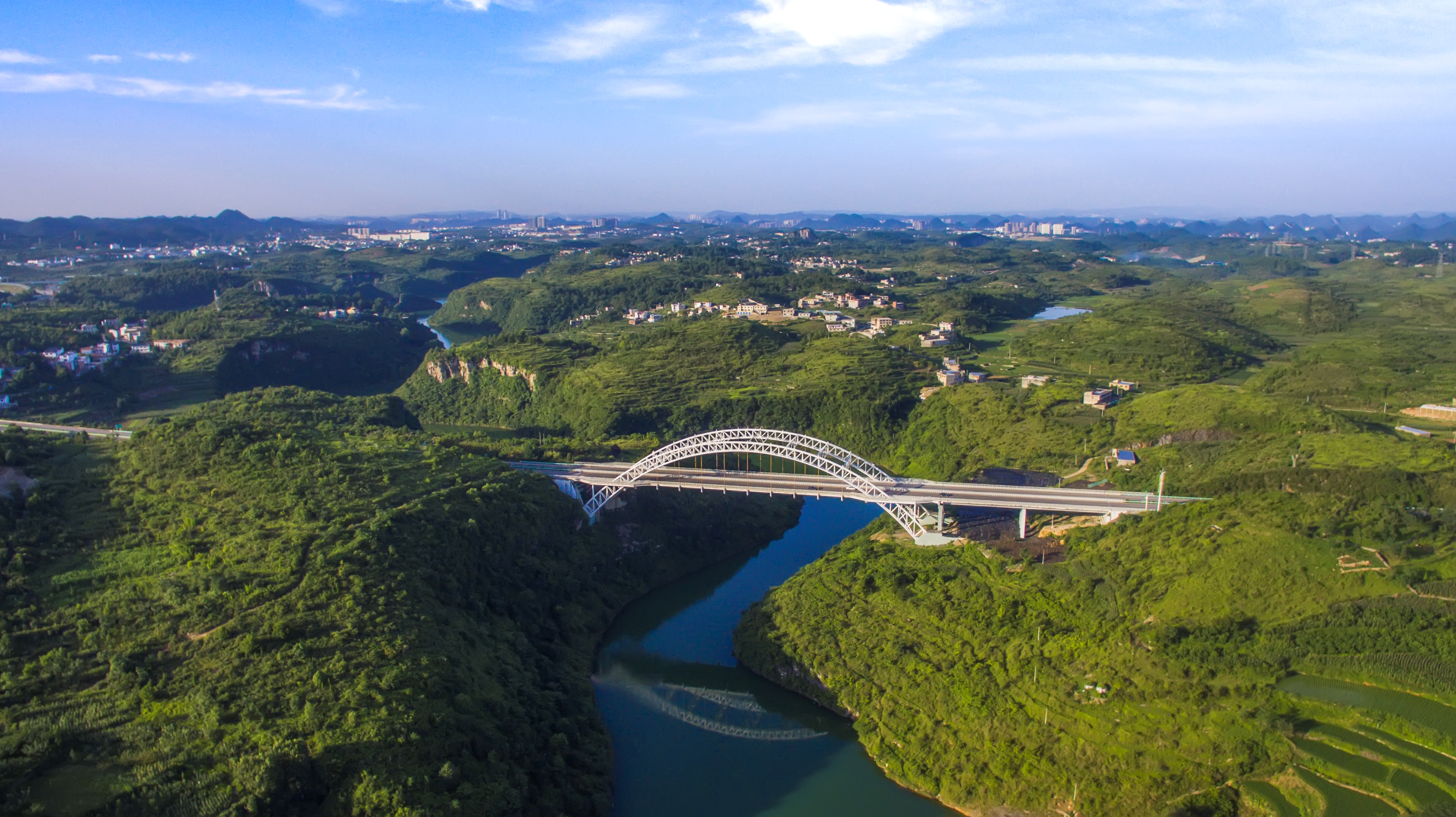 贵阳市环城高速公路南环线花溪1号特大桥